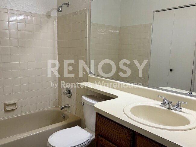 Building Photo - 3 Bed 2 Bath Condo | Aurora, CO | AVAILABLE NOW