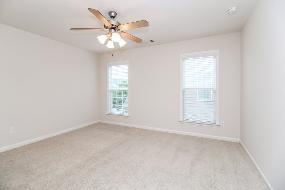 Building Photo - 802 Poplar Terrace