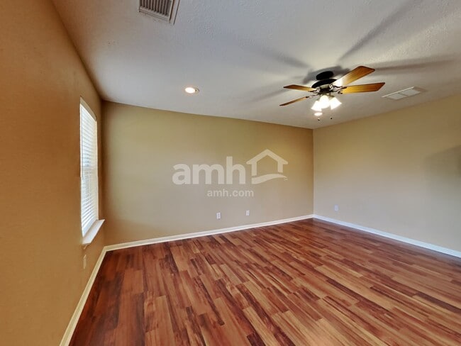 Building Photo - 29103 Legends Hill Dr