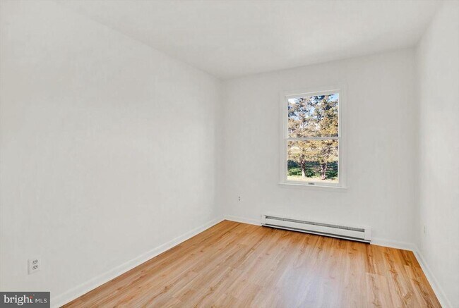 Building Photo - 5400 Curly Hill Rd
