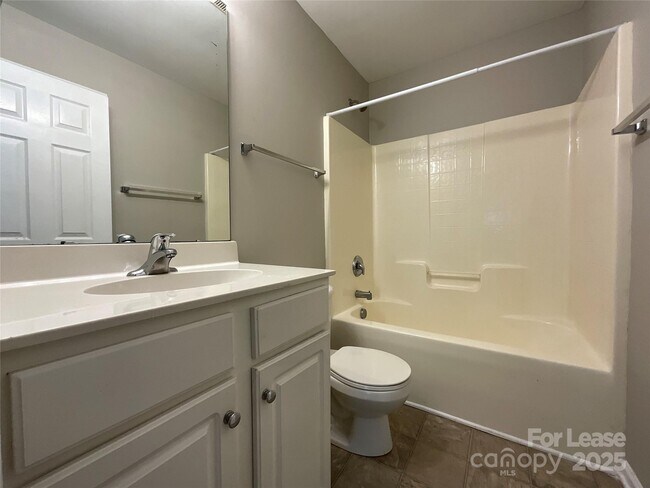 Building Photo - 2111 Arbor Vista Dr
