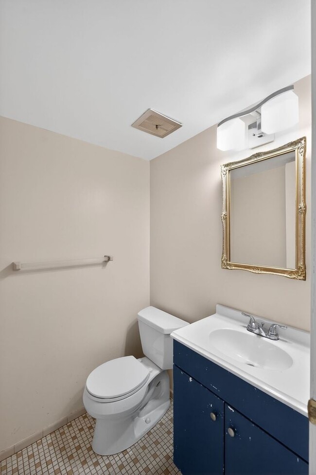 Building Photo - 12203 Westview Dr