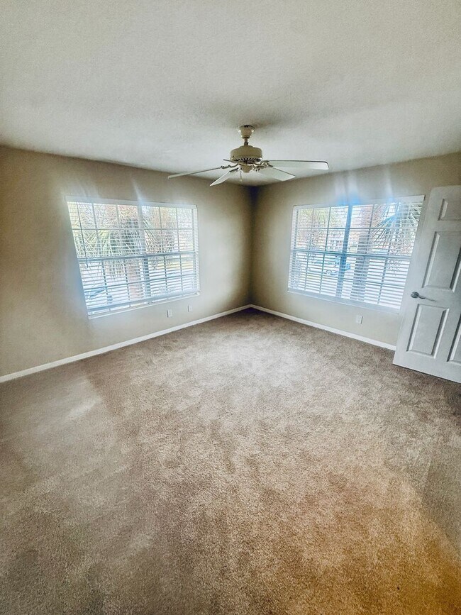 Building Photo - For Rent: Spacious 3-Bedroom, 2-Bath Second-Floor Condo with Balcony & Community Amenities