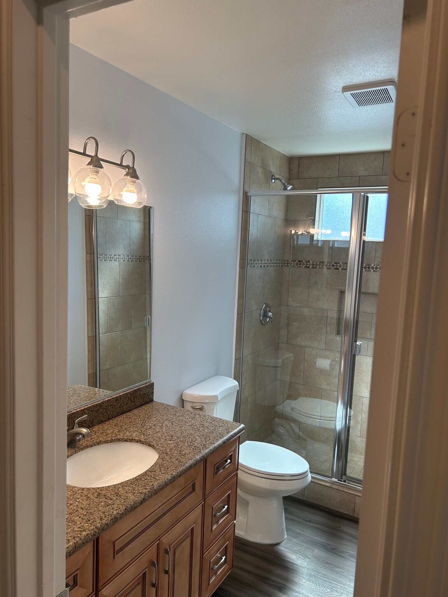 Main Bathroom - 24433 Park St
