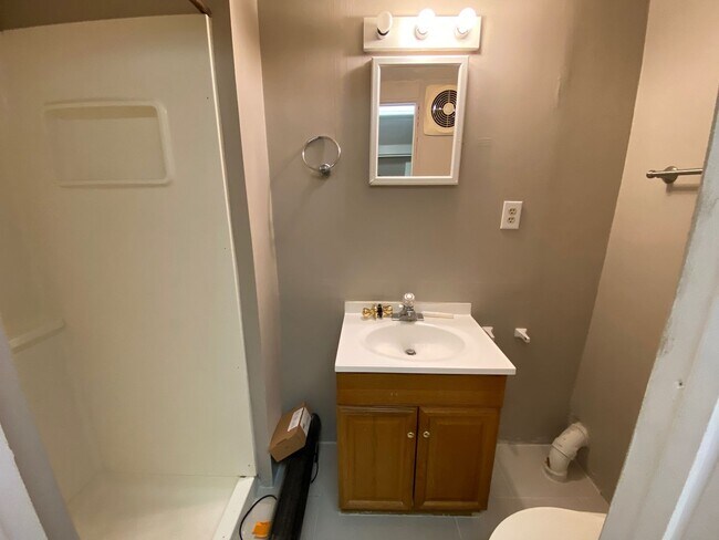 Building Photo - Hunter Ave 1444-1446 MLR (LH2)