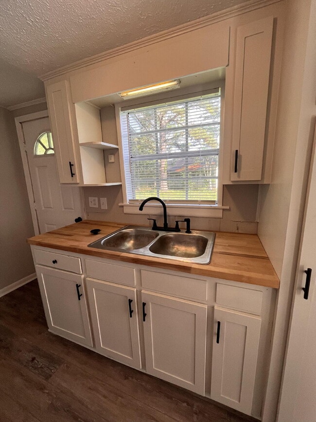 Building Photo - Cozy 3BR Rental in Pearl, MS – Spacious Ya...