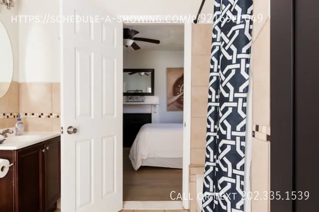 Building Photo - 1120 Snyder St NW