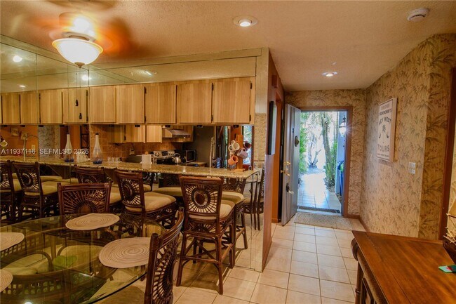 Building Photo - 8044 NW 41 Ct