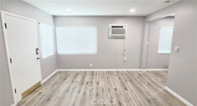 Building Photo - 10527 Western Ave