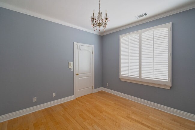 Building Photo - 8240 Sheffield Rd