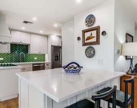 Building Photo - 4001 N New Braunfels Ave