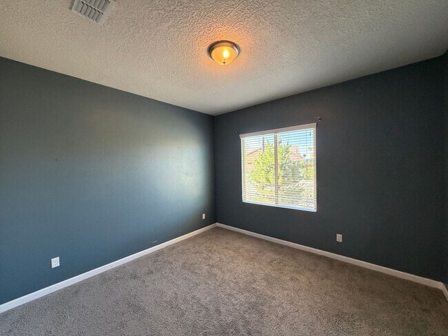 Building Photo - 4 Bedroom Single Story Home Available Near Golf Course Rd & Southern Blvd!