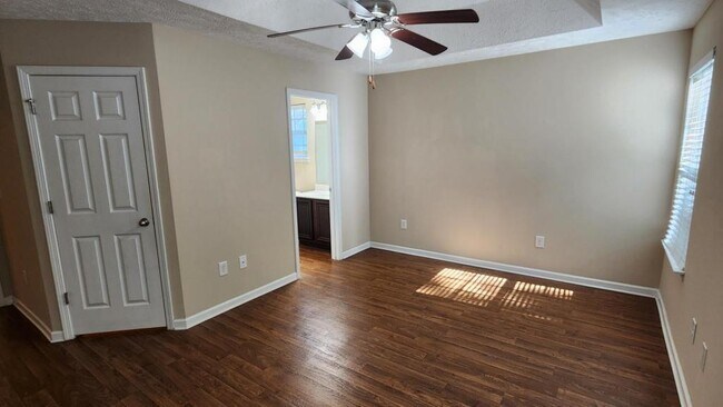 Building Photo - 165 Woodland Pk Lp