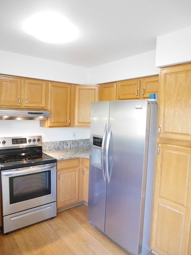 Building Photo - Jessup Townhome- Move-in Ready