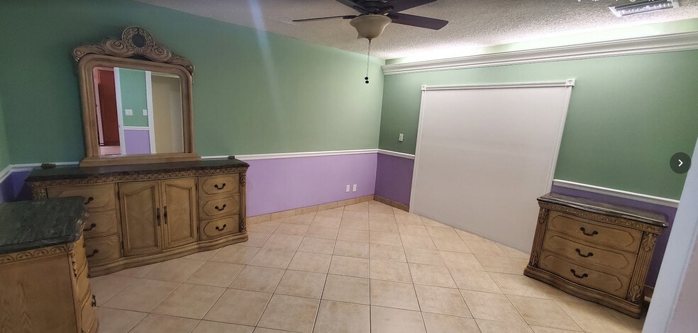Building Photo - 2076 E Bond Dr