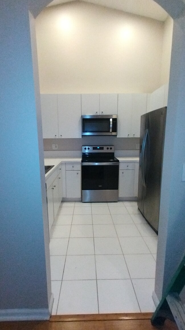 Building Photo - 350 E Coral Trace Cir