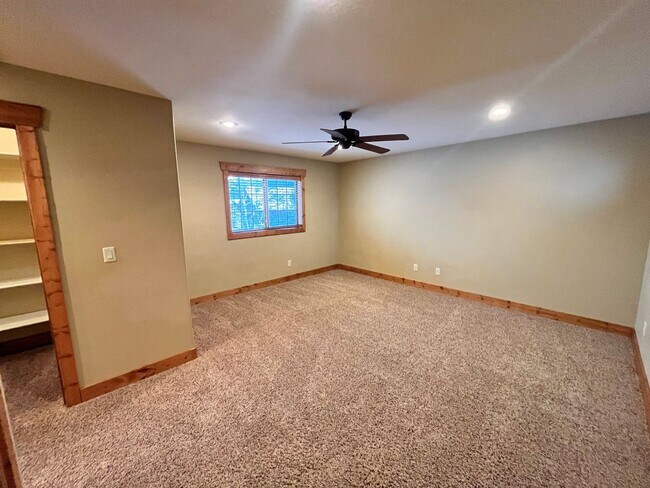 Building Photo - 3 bed, 3 bath Duplex in Driggs