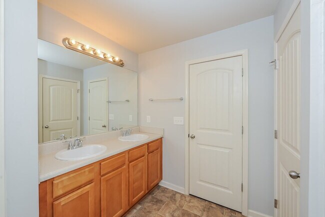 Building Photo - 153 August W Way