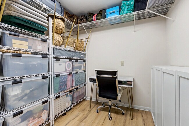 Building Photo - 1518 Whitehall Dr