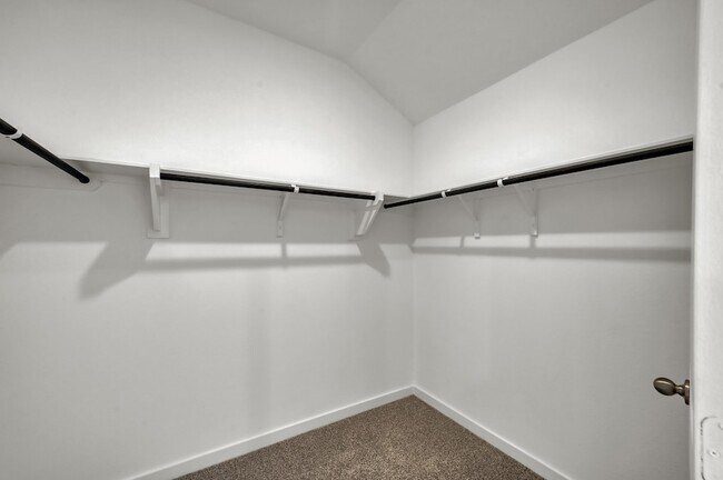 Building Photo - 647 Delicate Arch Dr