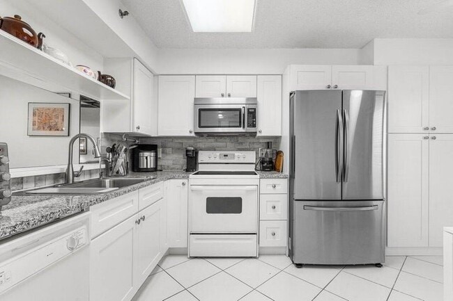 Building Photo - 7310 Ashford Pl