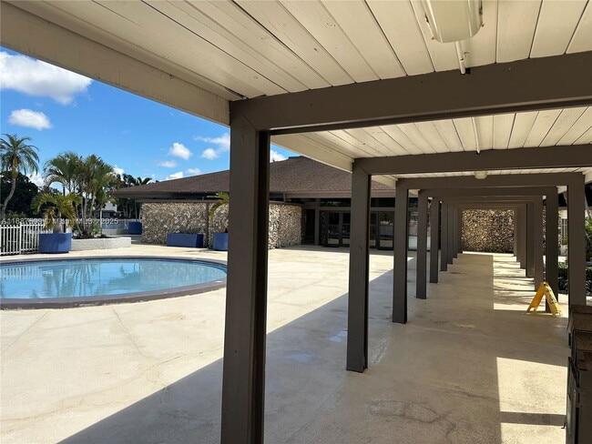 Building Photo - 7106 SW 112th Pl