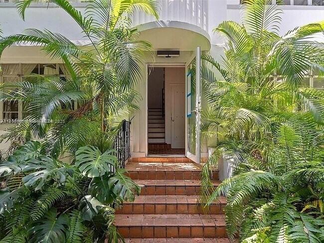 Primary Photo - 817 Lenox Ave.