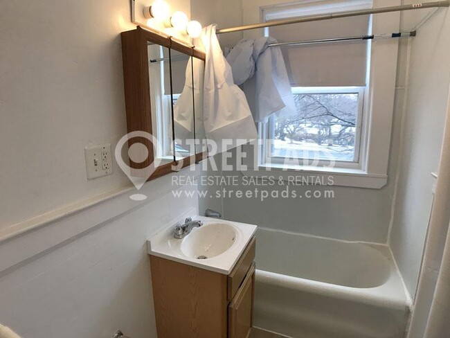 Building Photo - 1 bedroom in Boston MA 02215