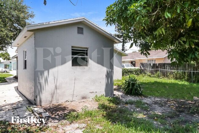 Building Photo - 220 Broward Ave