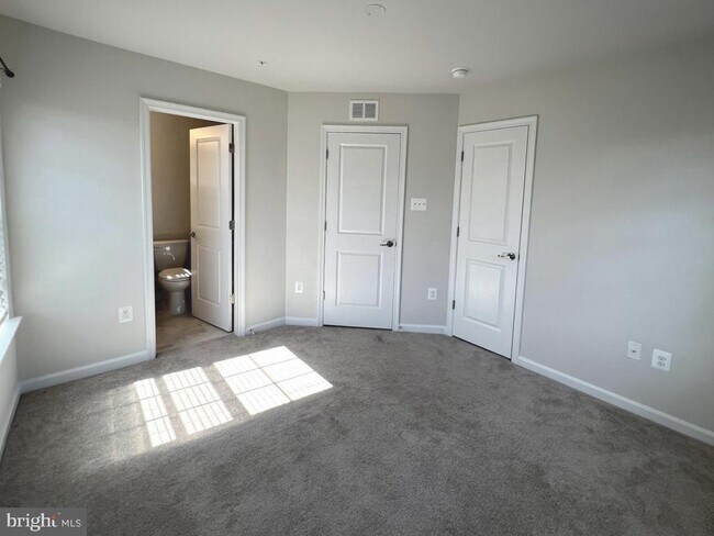 Building Photo - 7801 Rosella Ln