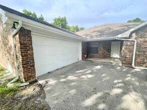 Building Photo - 10503 Linda Ln