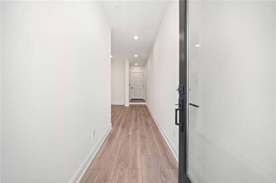 Building Photo - 104 Pearl St