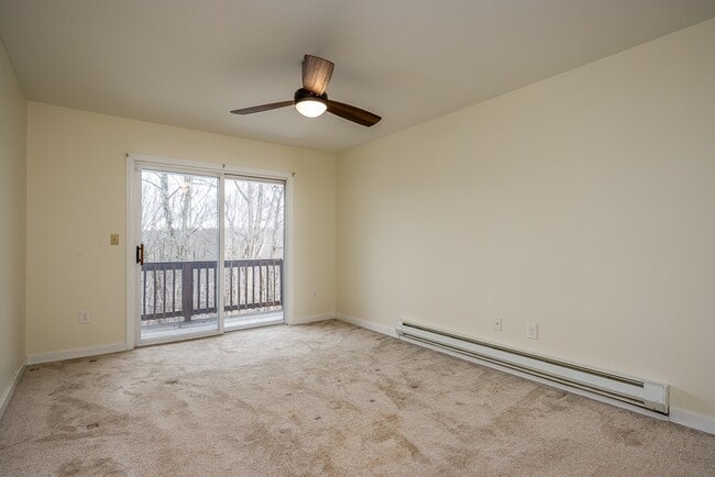 Building Photo - 529 Fox Run Ln