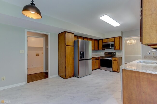 Building Photo - 180 Fairfield Cir