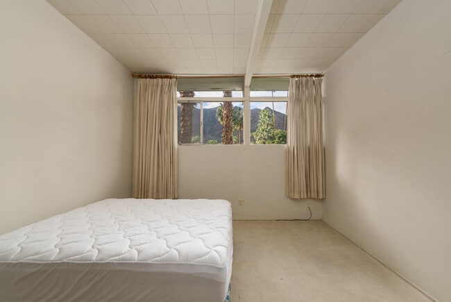 Building Photo - 866 N Topaz Cir