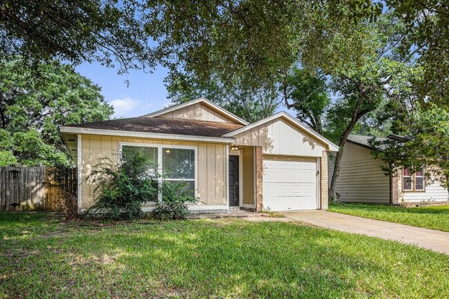 Building Photo - 2203 Crosscoach Ln