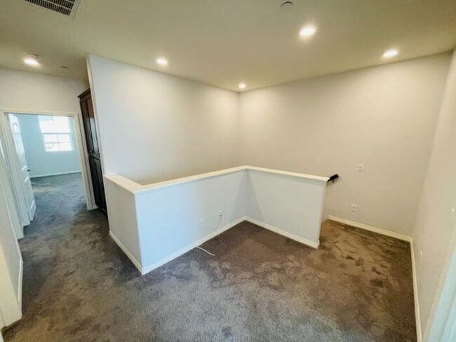 Building Photo - 40407 Calle Real