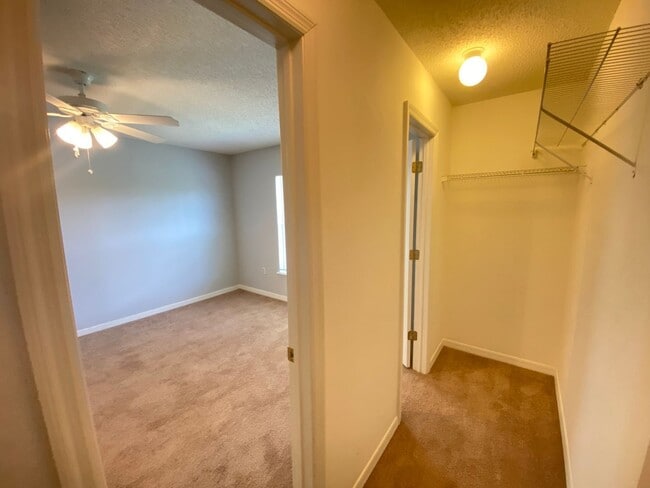 Building Photo - 14138 Econ Woods Ln