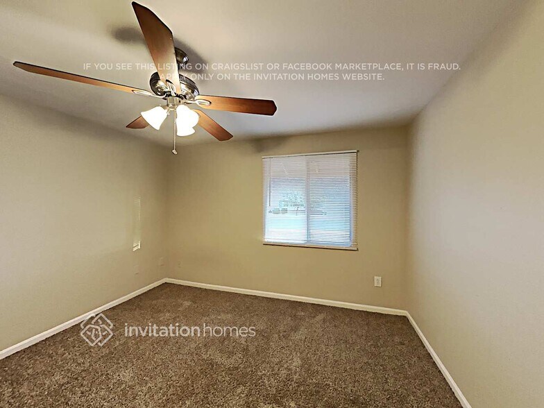 Building Photo - 1536 W Andorra Dr