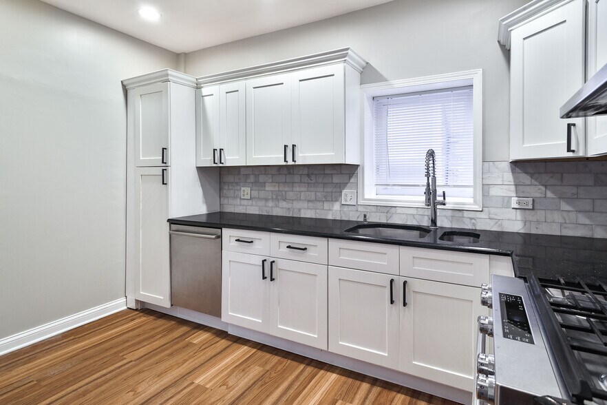 Building Photo - 3617 N Whipple St