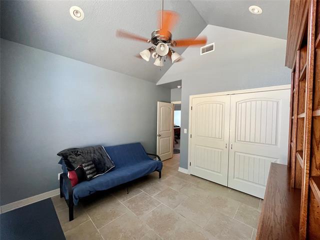 Building Photo - 324 FM 1971