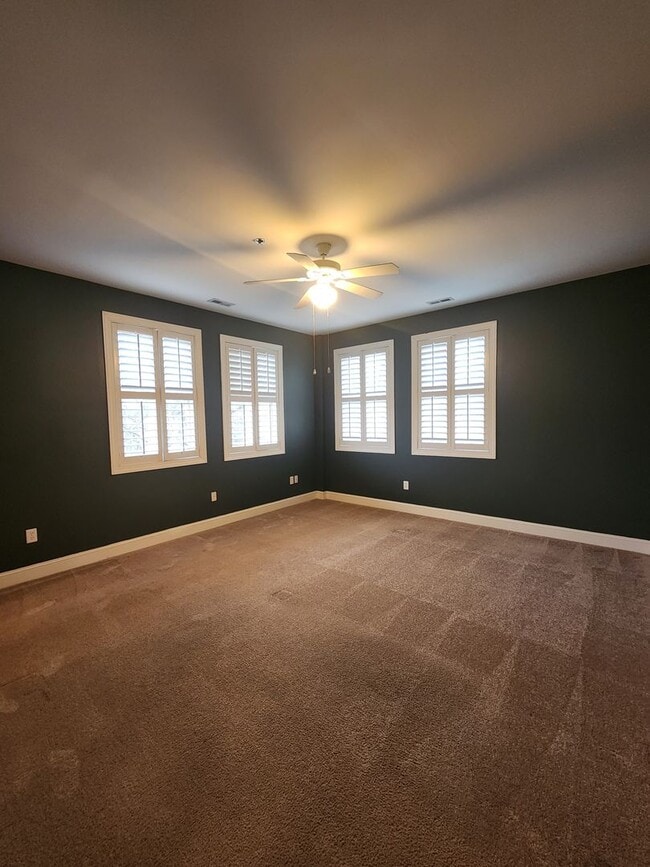 Building Photo - Beautiful Condo-Downtown Hendersonville, NC