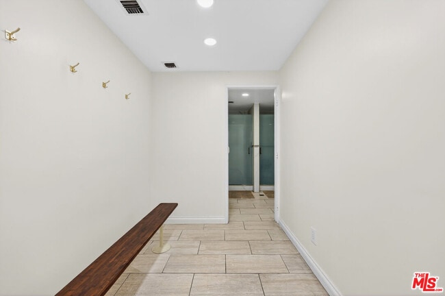 Building Photo - 10535 Wilshire Blvd