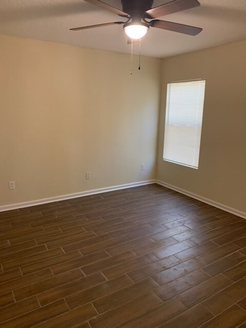 Building Photo - 3013 Thorn Glen Ct