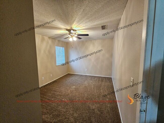 Building Photo - Spacious Two Bedroom