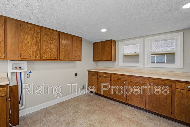Building Photo - 1607 Montgomery Ave