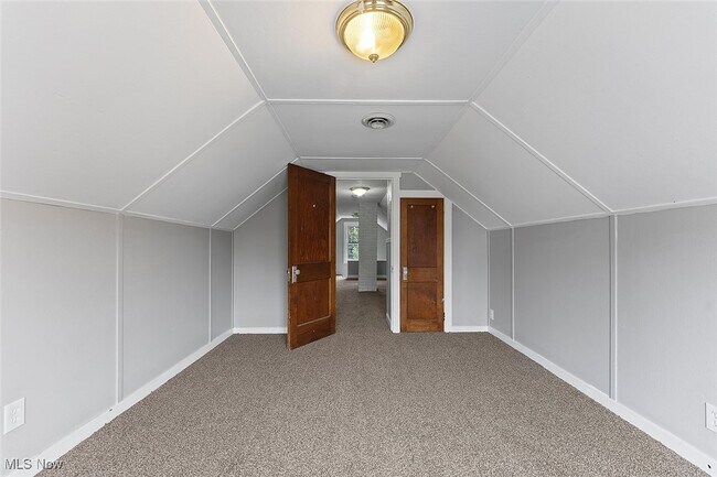 Building Photo - 4930 E 109th St