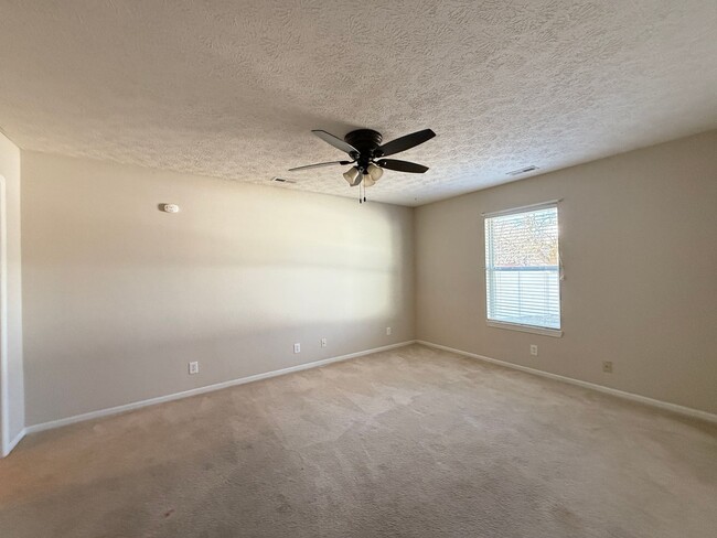 Building Photo - Charming 3BR/2BA Home in Brittany Chase with Fenced Yard & Fireplace