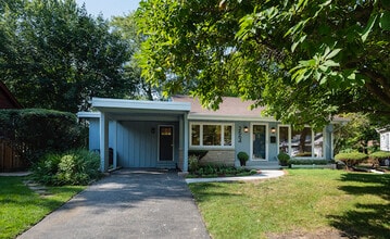 Building Photo - 2664 Hillside Ln