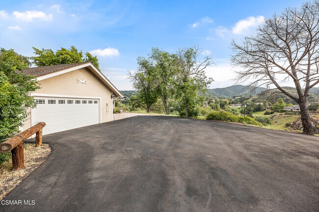 Building Photo - 167 Rimrock Rd